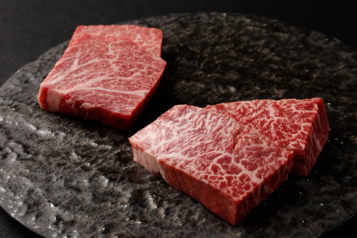 【寿-Kotobuki-】飲み放題付き■お1人様15,000円■Premium黒タン2種や鹿児島黒牛のフィレなど《全9品》